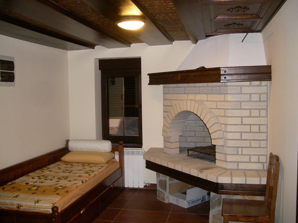 Sinabovite Houses Hotel Badevtsi Phòng bức ảnh