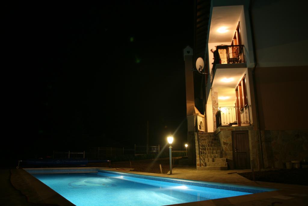 Sinabovite Houses Hotel Badevtsi Phòng bức ảnh