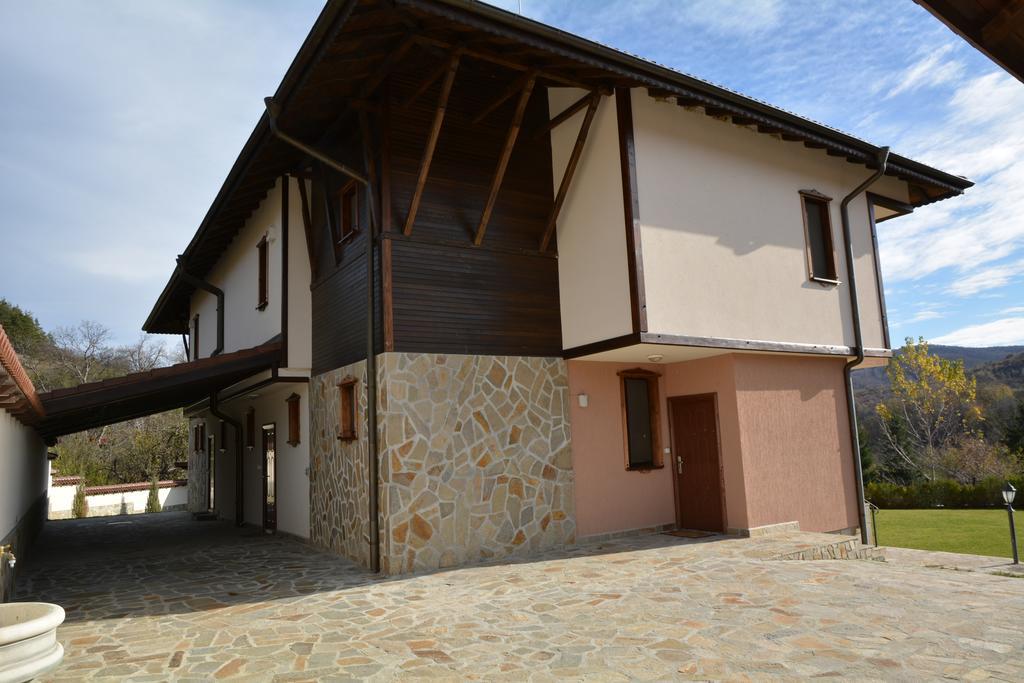 Sinabovite Houses Hotel Badevtsi Ngoại thất bức ảnh