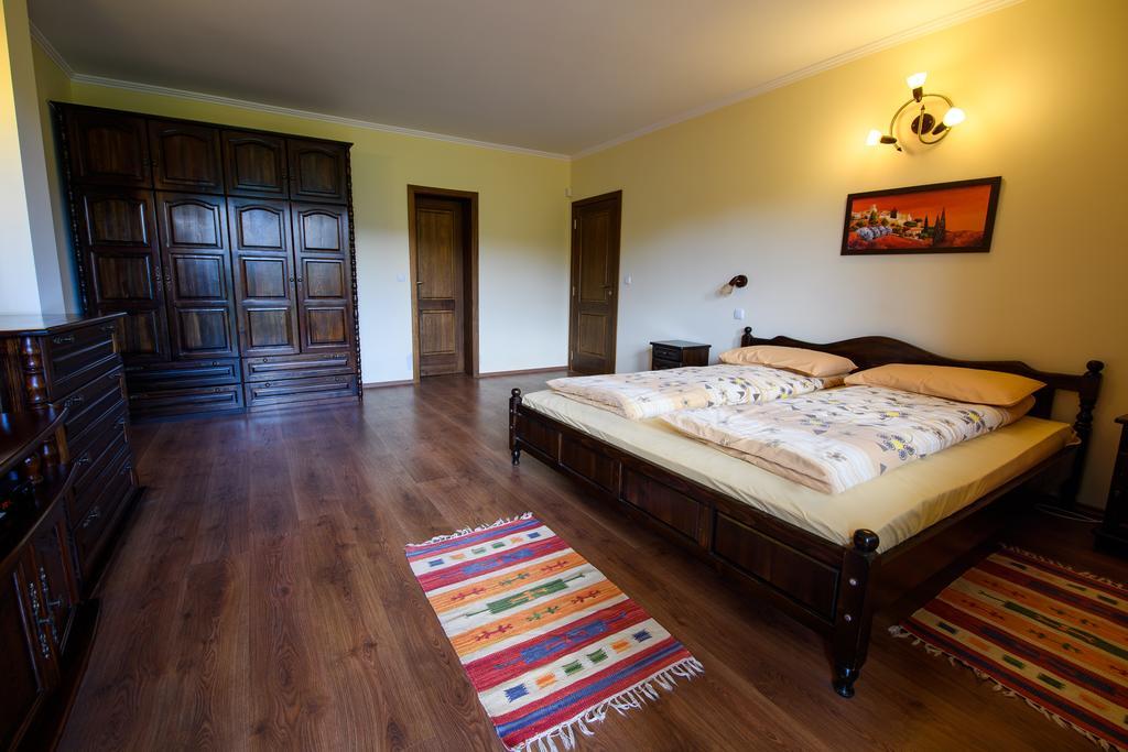 Sinabovite Houses Hotel Badevtsi Ngoại thất bức ảnh