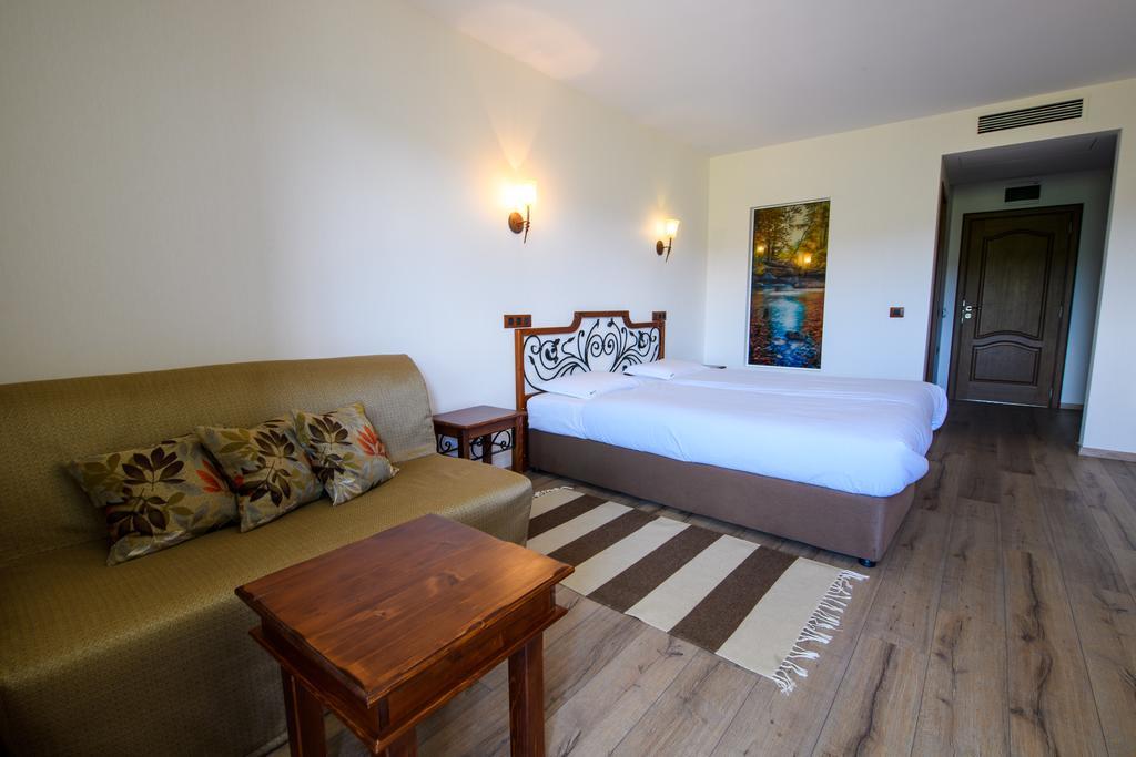 Sinabovite Houses Hotel Badevtsi Ngoại thất bức ảnh